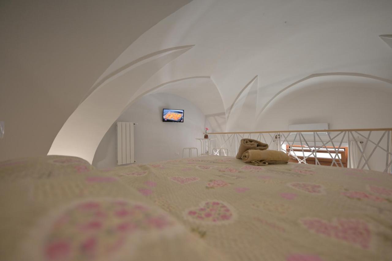 Bed Casa Vacanza Via Gallipoli - Corte Bari Brindisi Exterior photo